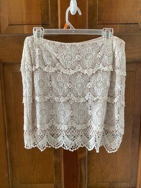 Jennifer Lopez Crochet Lace Mini Skirt in Cream Size M